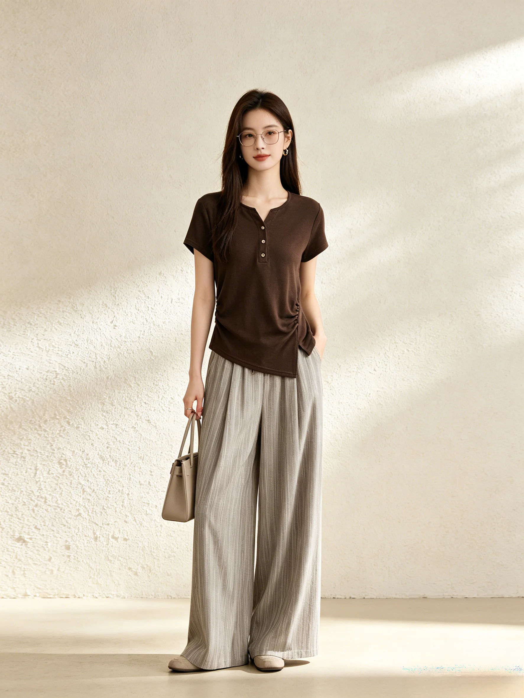 Casual Summer Striped Wide Leg Pants Set Women's Short Sleeve T-Shirt Design Sense Pleated Uneven Slimming Loose Fit Outfit
Casual Summer Striped Wide Leg Pants Set Women's Short Sleeve T-Shirt Design Sense Pleated Uneven Slimming Loose Fit Outfit