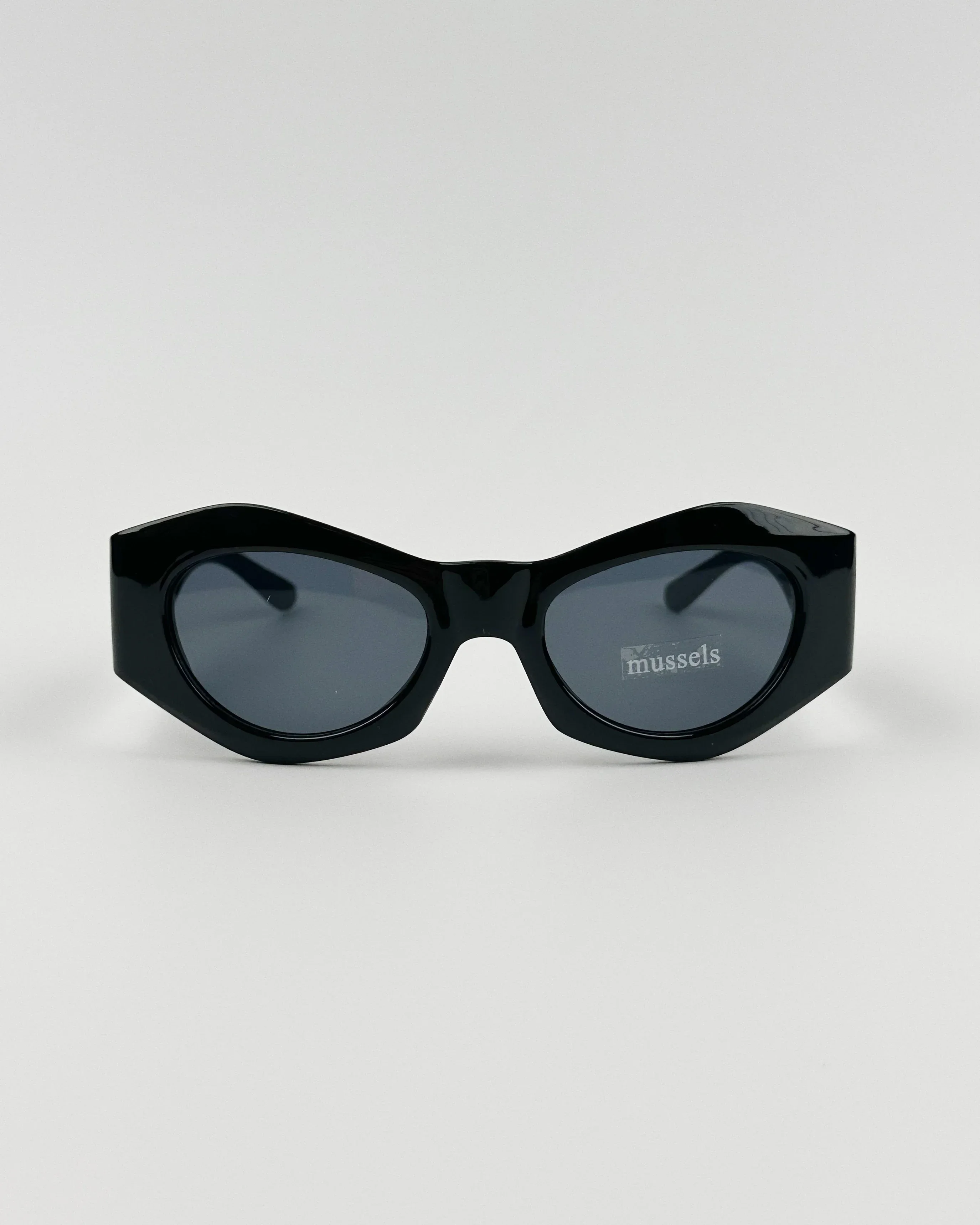 Retro Alien Technology Future Sunglasses Anti UV Street Photography Concave Sunglasses Instagram for Men and Women
Retro Alien Technology Future Sunglasses Anti UV Street Photography Concave Sunglasses Instagram for Men and Women