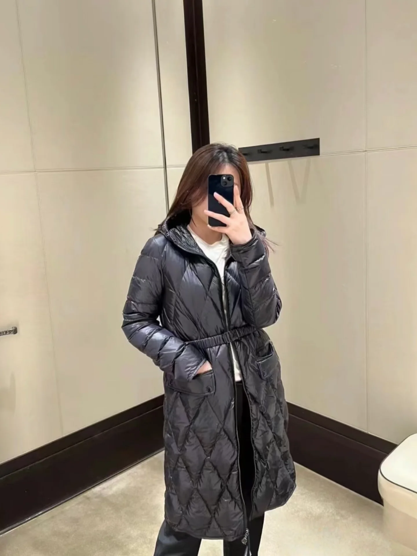 Свободный прямой пуховик из белого гусиного пуха средней длины, легкое стеганое пальто с капюшоном, теплое, мягкое, с карманами, для весны, осени и зимы
Свободный прямой пуховик из белого гусиного пуха средней длины, легкое стеганое пальто с капюшоном, теплое, мягкое, с карманами, для весны, осени и зимы