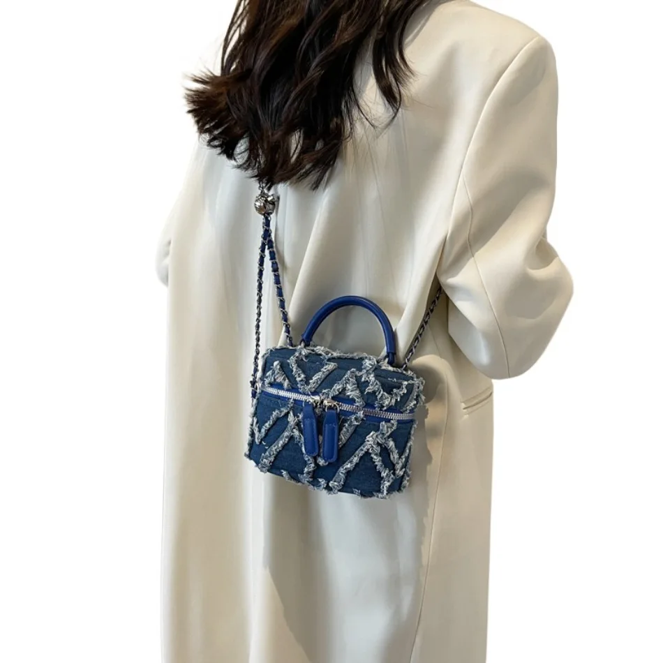 Fashion Yangqi square box bag female 2025 new denim chain shoulder bag mini denim blue handbag crossbody bags
Fashion Yangqi square box bag female 2025 new denim chain shoulder bag mini denim blue handbag crossbody bags
