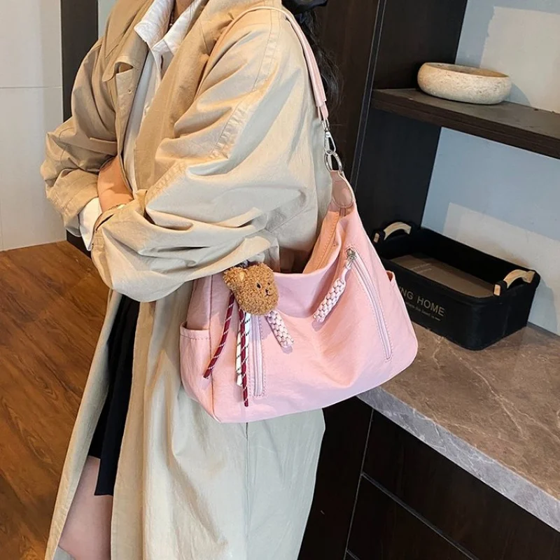 Chic-elegant 2025 New Ladies Luxury Brand Leather Shoulder Bag Famous Designer Simple Popular Classic
Chic-elegant 2025 New Ladies Luxury Brand Leather Shoulder Bag Famous Designer Simple Popular Classic