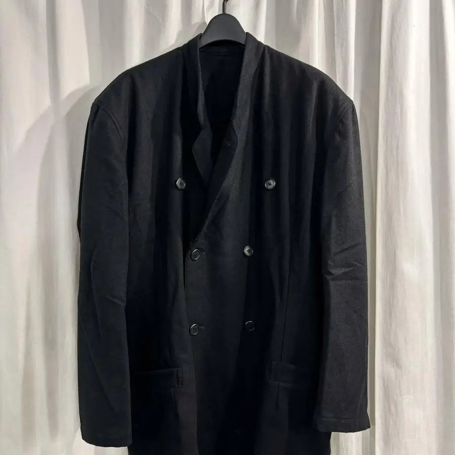 ТОП-ЯМАМОТО ® Черный деловой повседневный приталенный мужской пиджак с двойными карманами
ТОП-ЯМАМОТО ® Черный деловой повседневный приталенный мужской пиджак с двойными карманами