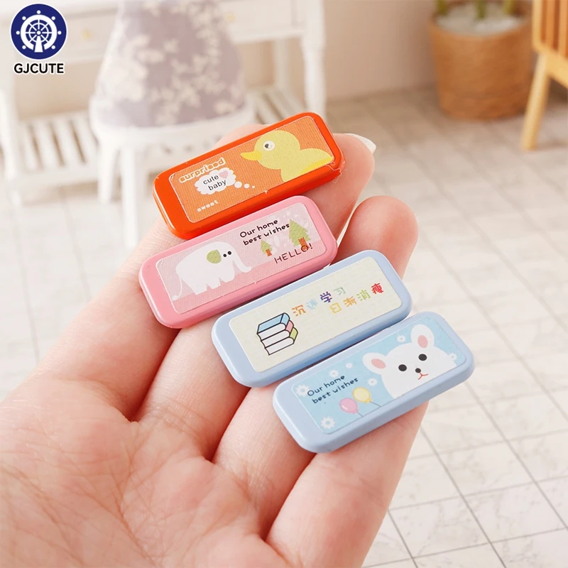 1Pcs 1:12 Dollhouse Miniature Stationery Box Pencil Case Storage Box Model Decor Toy Doll House Accessories Kid Play Toy
1Pcs 1:12 Dollhouse Miniature Stationery Box Pencil Case Storage Box Model Decor Toy Doll House Accessories Kid Play Toy