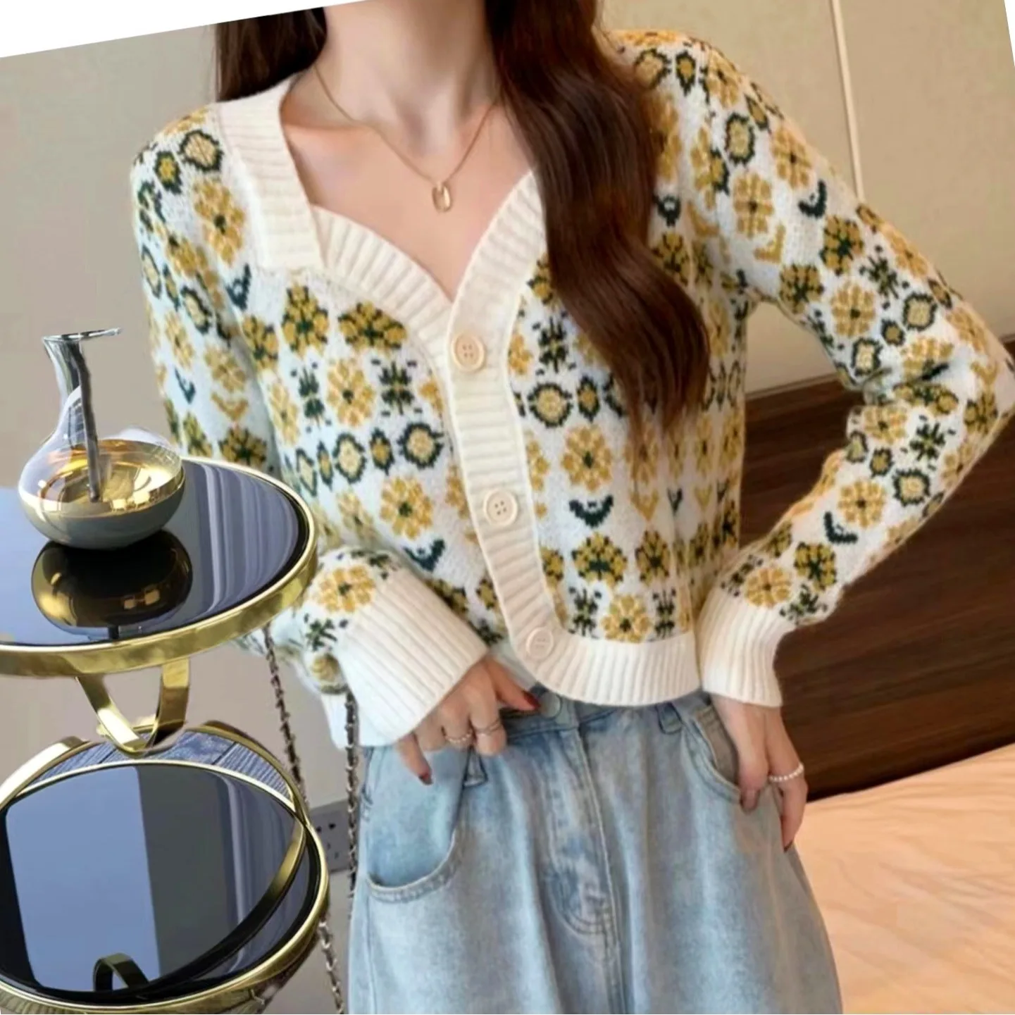Корейский Sle, весенне-осенний вязаный кардиган с цветочным принтом, женский модный повседневный свитер, джет с квадратным воротником, цветная блузка
Корейский Sle, весенне-осенний вязаный кардиган с цветочным принтом, женский модный повседневный свитер, джет с квадратным воротником, цветная блузка