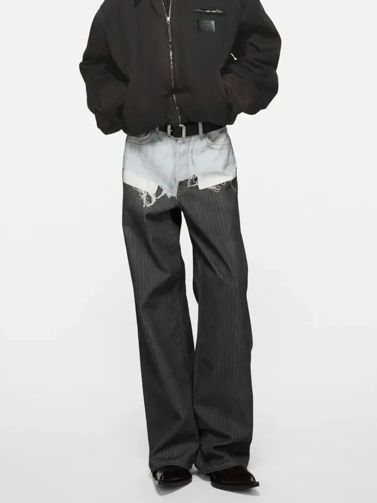 AC 26ss 1981M Loose stitching 3D printed fake two-piece straight suit pants
AC 26ss 1981M Loose stitching 3D printed fake two-piece straight suit pants