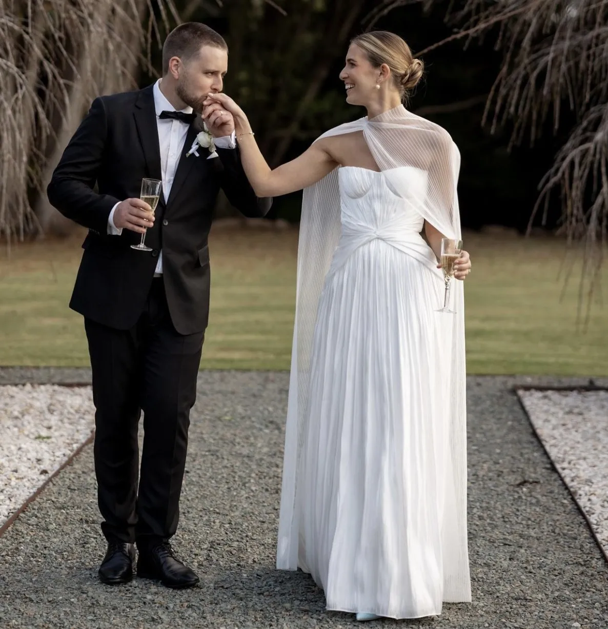 2-in-1 Minimalist Pleated Satin Wedding Dress with High Neck Cape, Elegant Bridal Gown for Outdoor Weddings
2-in-1 Minimalist Pleated Satin Wedding Dress with High Neck Cape, Elegant Bridal Gown for Outdoor Weddings