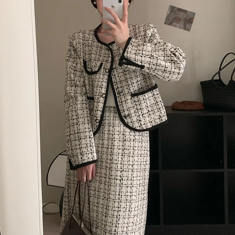 Шикарное твидовое пальто с высокой талией, клетчатая юбка, комплект круглого цвета Ne Multiple kets, модная верхняя одежда и комбинированная одежда Bot Wear
Шикарное твидовое пальто с высокой талией, клетчатая юбка, комплект круглого цвета Ne Multiple kets, модная верхняя одежда и комбинированная одежда Bot Wear