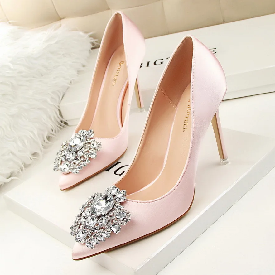 Retro Rhinestone Spring Autumn Women Pumps Stiletto High Heels Wedding Shoes Luxurious Simplicity Shallow Mouth Pointed 516-5
Retro Rhinestone Spring Autumn Women Pumps Stiletto High Heels Wedding Shoes Luxurious Simplicity Shallow Mouth Pointed 516-5