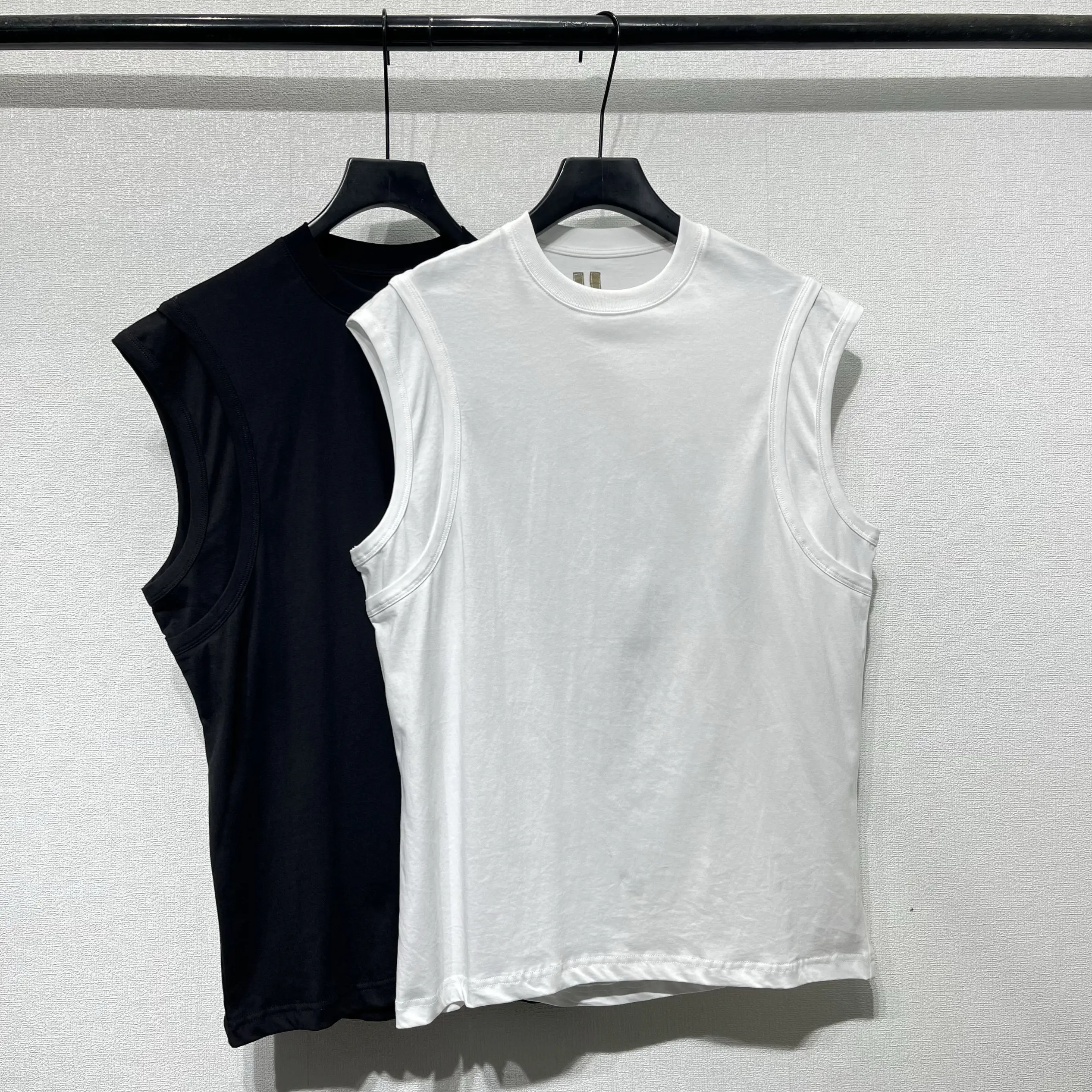 Designer Original Summer Dark Street Hip-hop Sleeveless Vest Unisex Crew Neck Fake Two-layer Tank Top Casual Male Female
Designer Original Summer Dark Street Hip-hop Sleeveless Vest Unisex Crew Neck Fake Two-layer Tank Top Casual Male Female