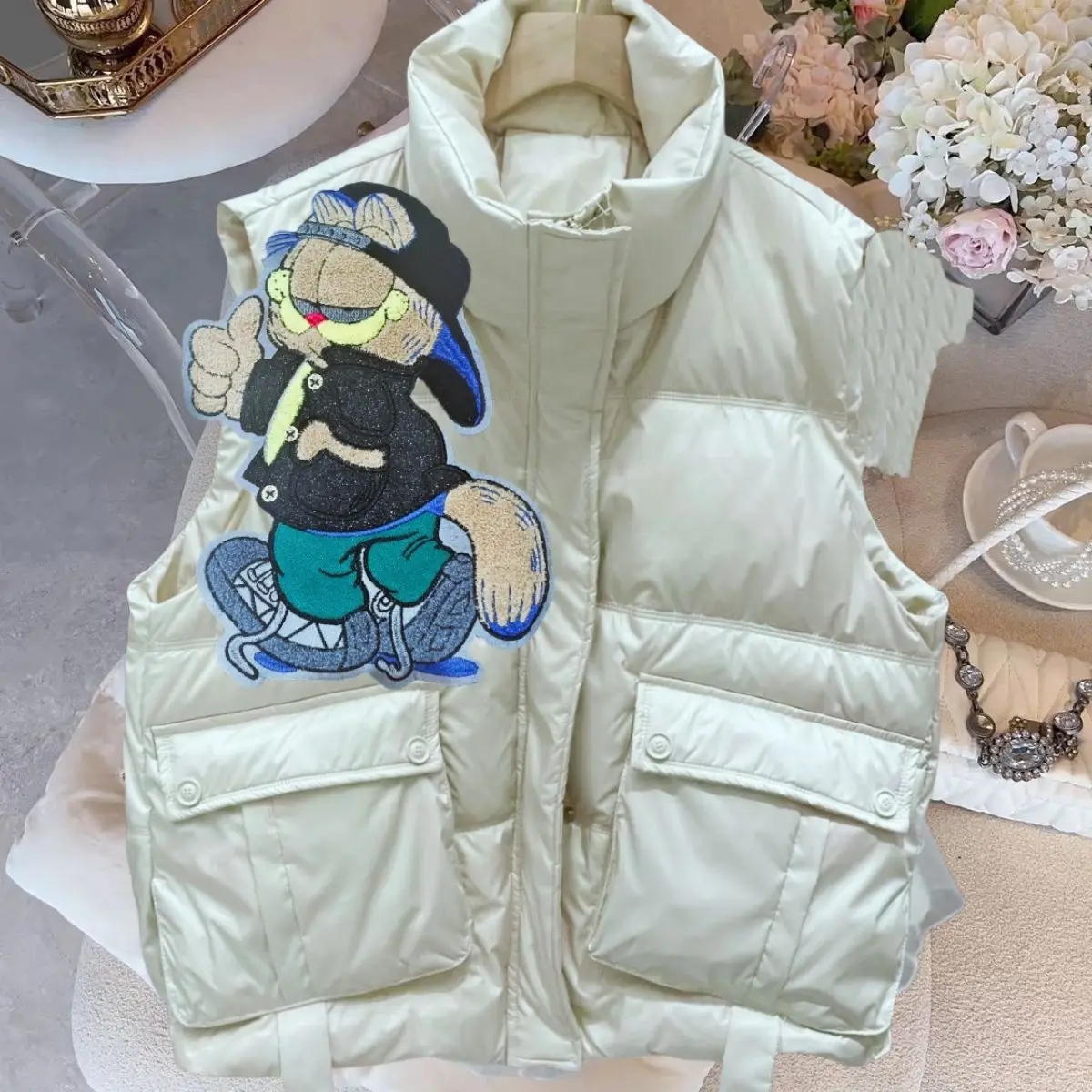 2025 New Women's ort Stand Collar down Cotton Vest Bright Surface Outerwear Autumn Winter Faionable oulder Pad Jaet
2025 New Women's ort Stand Collar down Cotton Vest Bright Surface Outerwear Autumn Winter Faionable oulder Pad Jaet