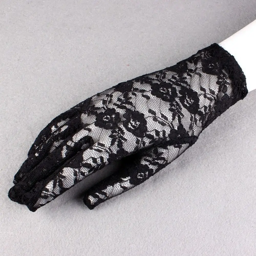 Fashion Thin Bride Lace Gloves Goth Elegant Short Sunscreen Gloves Party Gloves For Women Female
Fashion Thin Bride Lace Gloves Goth Elegant Short Sunscreen Gloves Party Gloves For Women Female