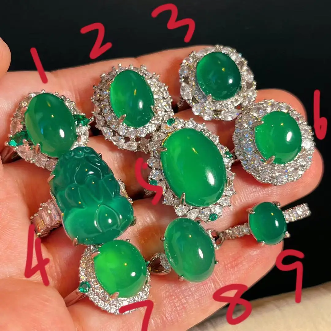 Light luxury retro high ice emperor green chalcedony agate jade women's ring
Light luxury retro high ice emperor green chalcedony agate jade women's ring