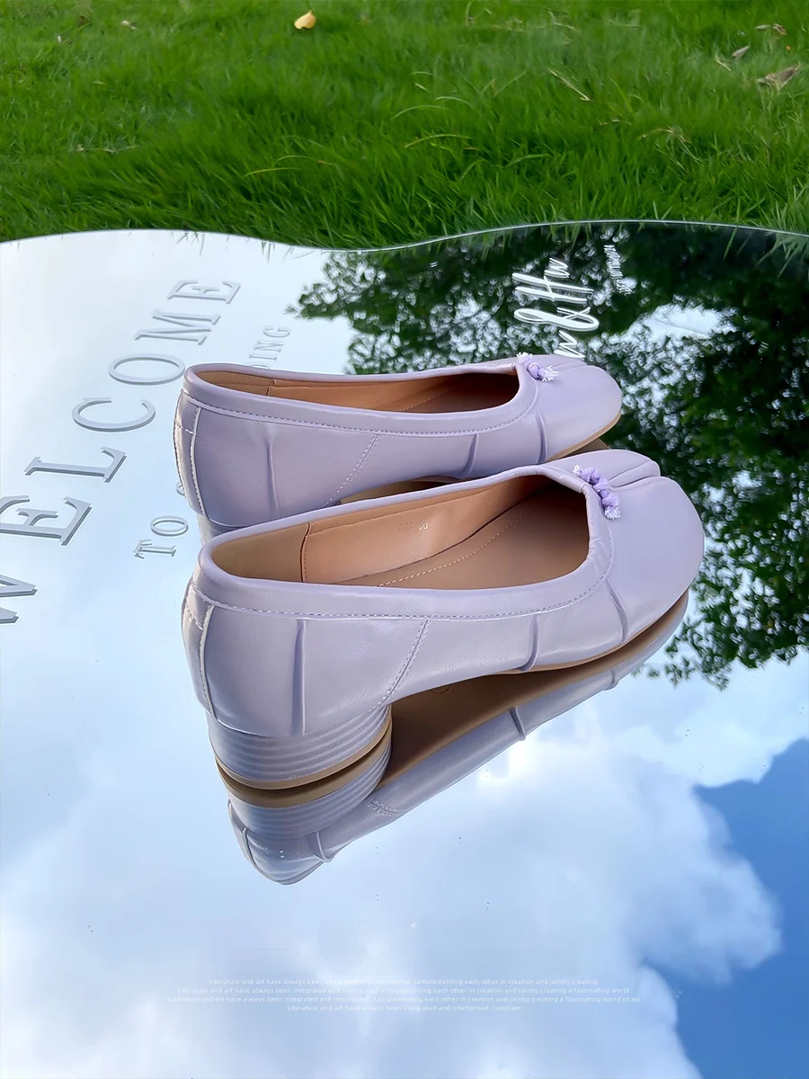 Ballet Style Folded Toe Women's Shoes Leather Thick Heel Slip-On Casual Footwear Deer Have Flower French Style Sheep Skin Inner
Ballet Style Folded Toe Women's Shoes Leather Thick Heel Slip-On Casual Footwear Deer Have Flower French Style Sheep Skin Inner