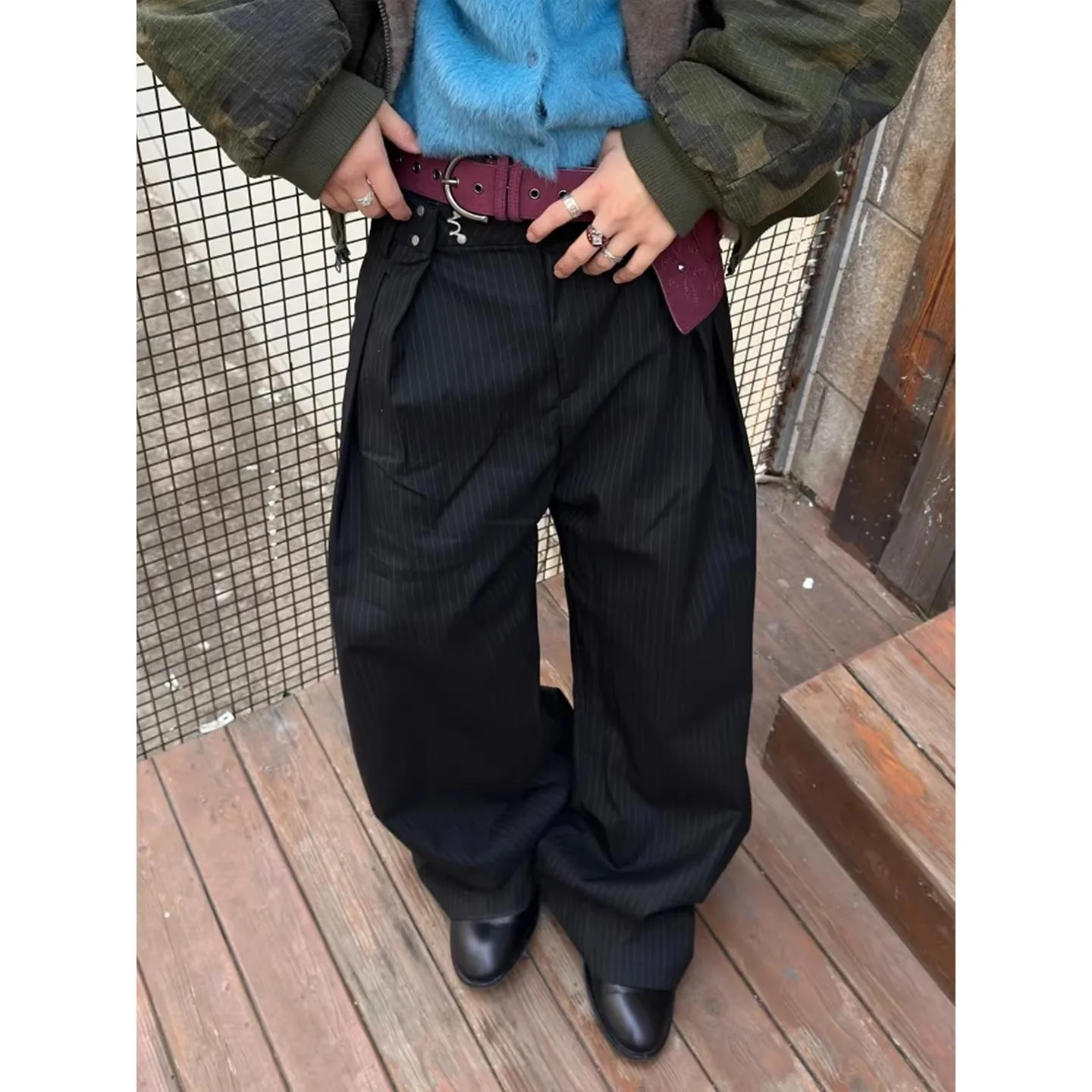 Summer Men's Casual Pants American Stripe Pleated Wide Leg Pants Draped Feel Comfortable Breathable Polyester Fiber
Summer Men's Casual Pants American Stripe Pleated Wide Leg Pants Draped Feel Comfortable Breathable Polyester Fiber