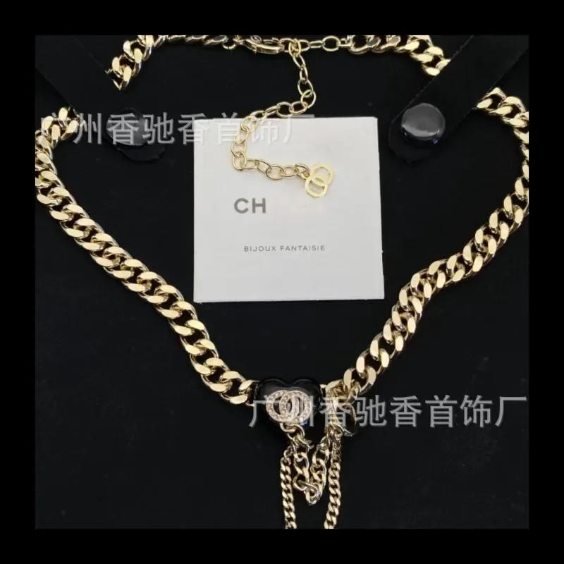 New Black and Gold Peach Heart Necklace Retro French Versatile Temperament Love Fringed Collarbone Chain Women
New Black and Gold Peach Heart Necklace Retro French Versatile Temperament Love Fringed Collarbone Chain Women