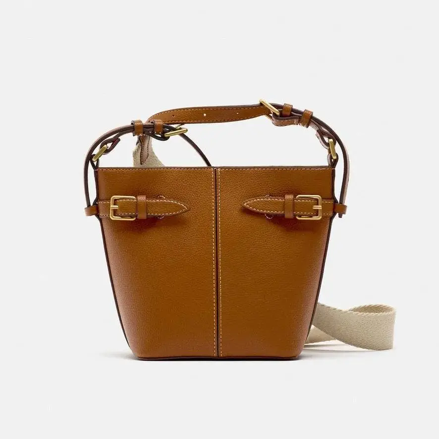 Fashion Women's Bag 2025 New Luxury Designer Bags All-in-one Needle Buckle Bag Webbing Single Shoulder Crossbody Bucket Bag
Fashion Women's Bag 2025 New Luxury Designer Bags All-in-one Needle Buckle Bag Webbing Single Shoulder Crossbody Bucket Bag