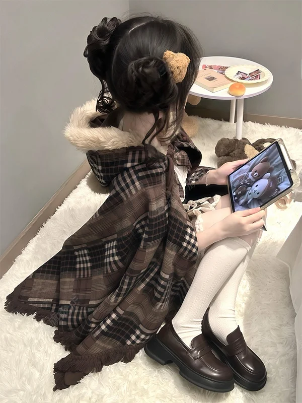 Retro Japanese Design JK Sleeveless Shawl Women's High-End Brown Coat Loose Hooded Fringed Cloak Outerwear Commute Style
Retro Japanese Design JK Sleeveless Shawl Women's High-End Brown Coat Loose Hooded Fringed Cloak Outerwear Commute Style