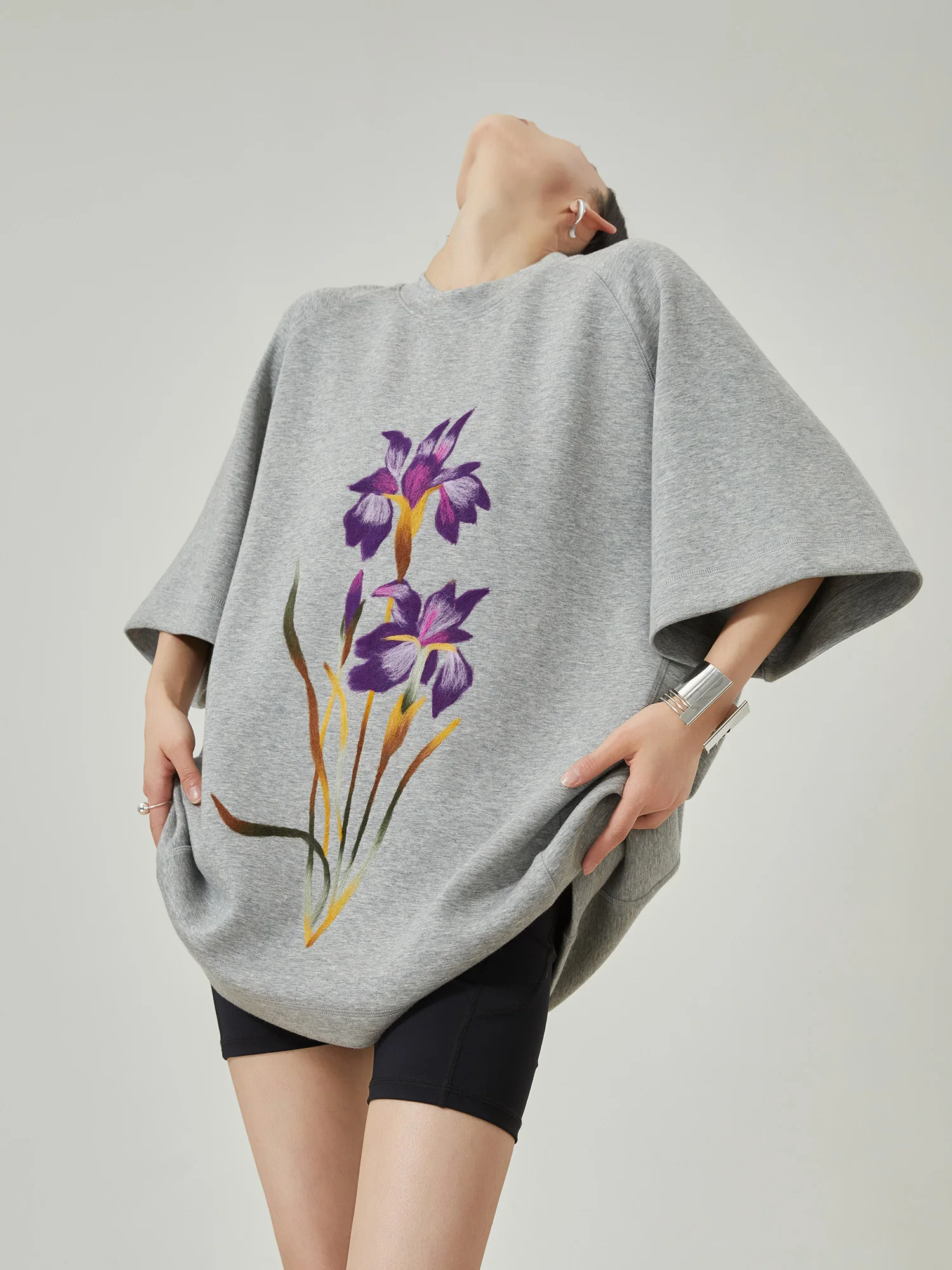 Casual Style Grey Shoulder-Drifting Sleeve T-Shirt Five-Sleeve Summer Loose Casual Plant Printing Design Sense Top for Women
Casual Style Grey Shoulder-Drifting Sleeve T-Shirt Five-Sleeve Summer Loose Casual Plant Printing Design Sense Top for Women