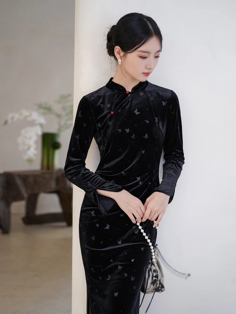 Elegant Original Silk Velvet Qipao Dress Women's Fashion Autumn New Style Chinese Style Long Sleeve Low Slit Daily Wear
Elegant Original Silk Velvet Qipao Dress Women's Fashion Autumn New Style Chinese Style Long Sleeve Low Slit Daily Wear