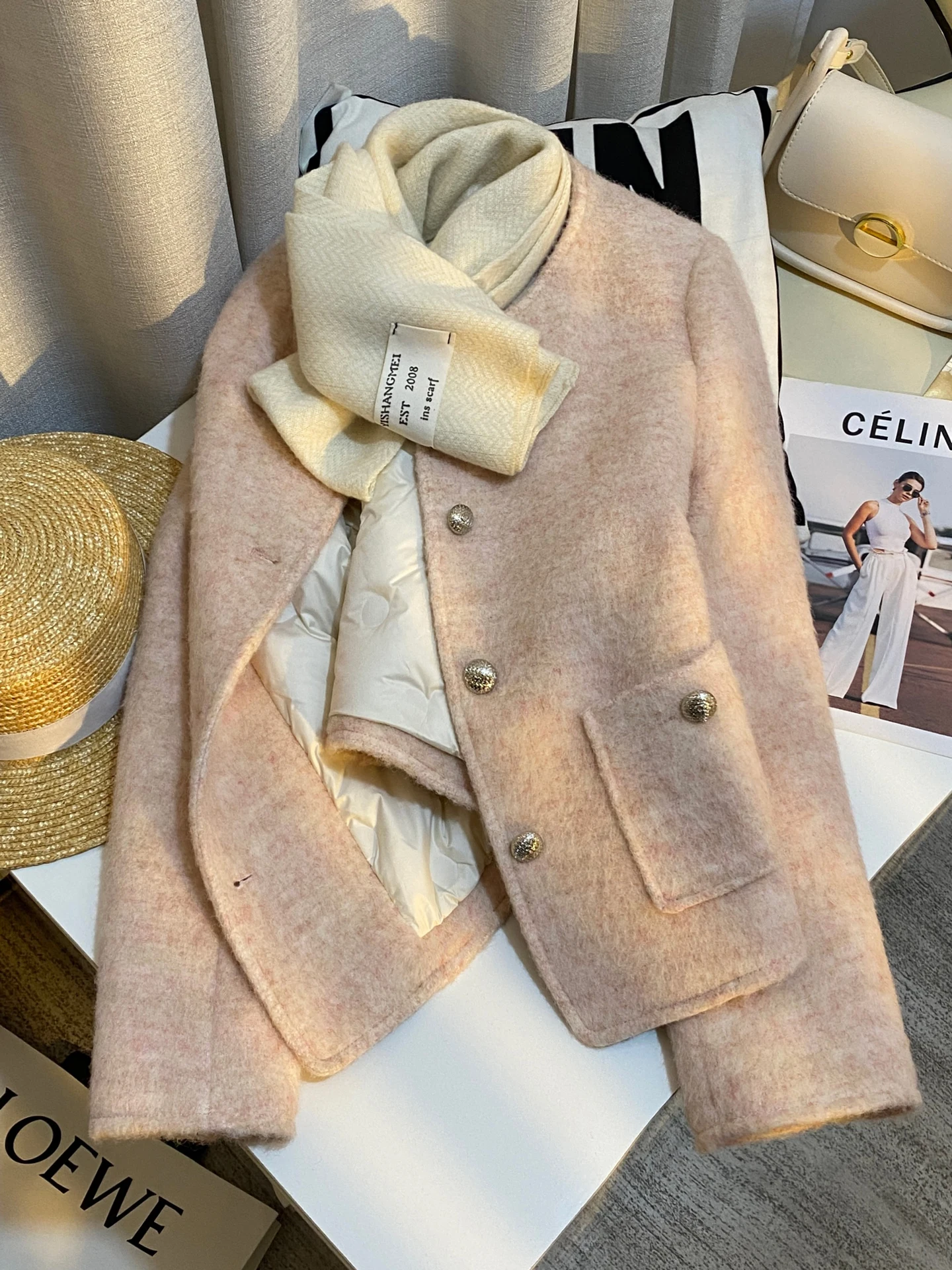 Розовое модное зимнее пальто для женщин, теплый топ, корейский стиль, маленький размер, из смесового хлопка, повседневный крой
Розовое модное зимнее пальто для женщин, теплый топ, корейский стиль, маленький размер, из смесового хлопка, повседневный крой