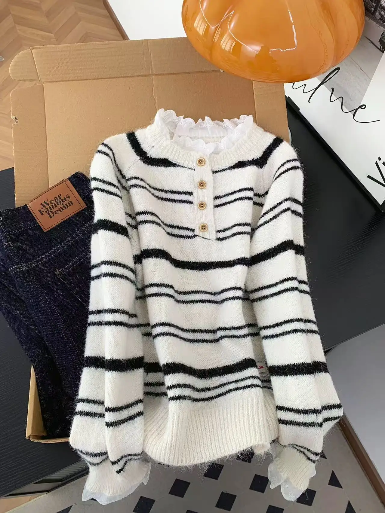 Thiened Long Sve Crew Ne Knitwear Women's Outerwear Autumn Winter Lazy Sle Loose Fit Lace Trim Striped Sweater Top
Thiened Long Sve Crew Ne Knitwear Women's Outerwear Autumn Winter Lazy Sle Loose Fit Lace Trim Striped Sweater Top