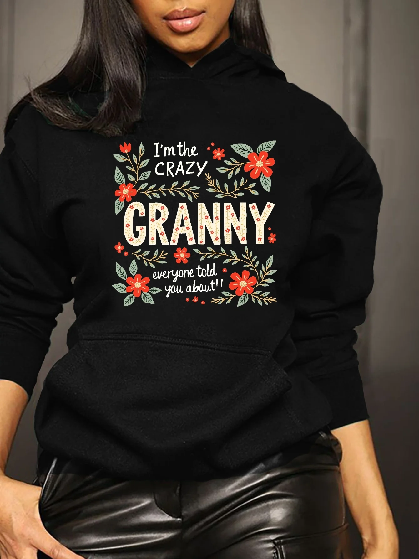 Толстовка с цветочным принтом «I'm Crazy Grandma», удобный осенне-зимний повседневный пуловер, с карманами, белым текстом и красными цветами, толстовка с капюшоном
Толстовка с цветочным принтом «I'm Crazy Grandma», удобный осенне-зимний повседневный пуловер, с карманами, белым текстом и красными цветами, толстовка с капюшоном