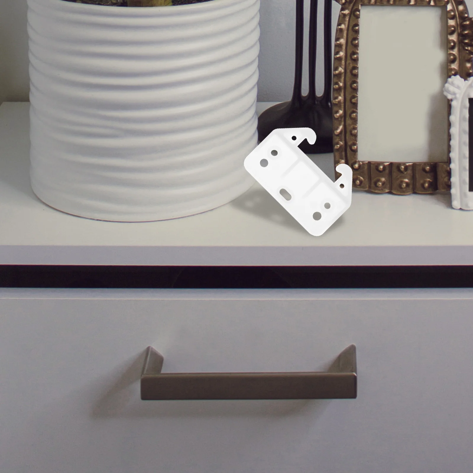 20 Sets PP White Drawer Guides Furniture Accessories Smooth Rear Glide Dressing Table Wardrobe Track Replacement
20 Sets PP White Drawer Guides Furniture Accessories Smooth Rear Glide Dressing Table Wardrobe Track Replacement