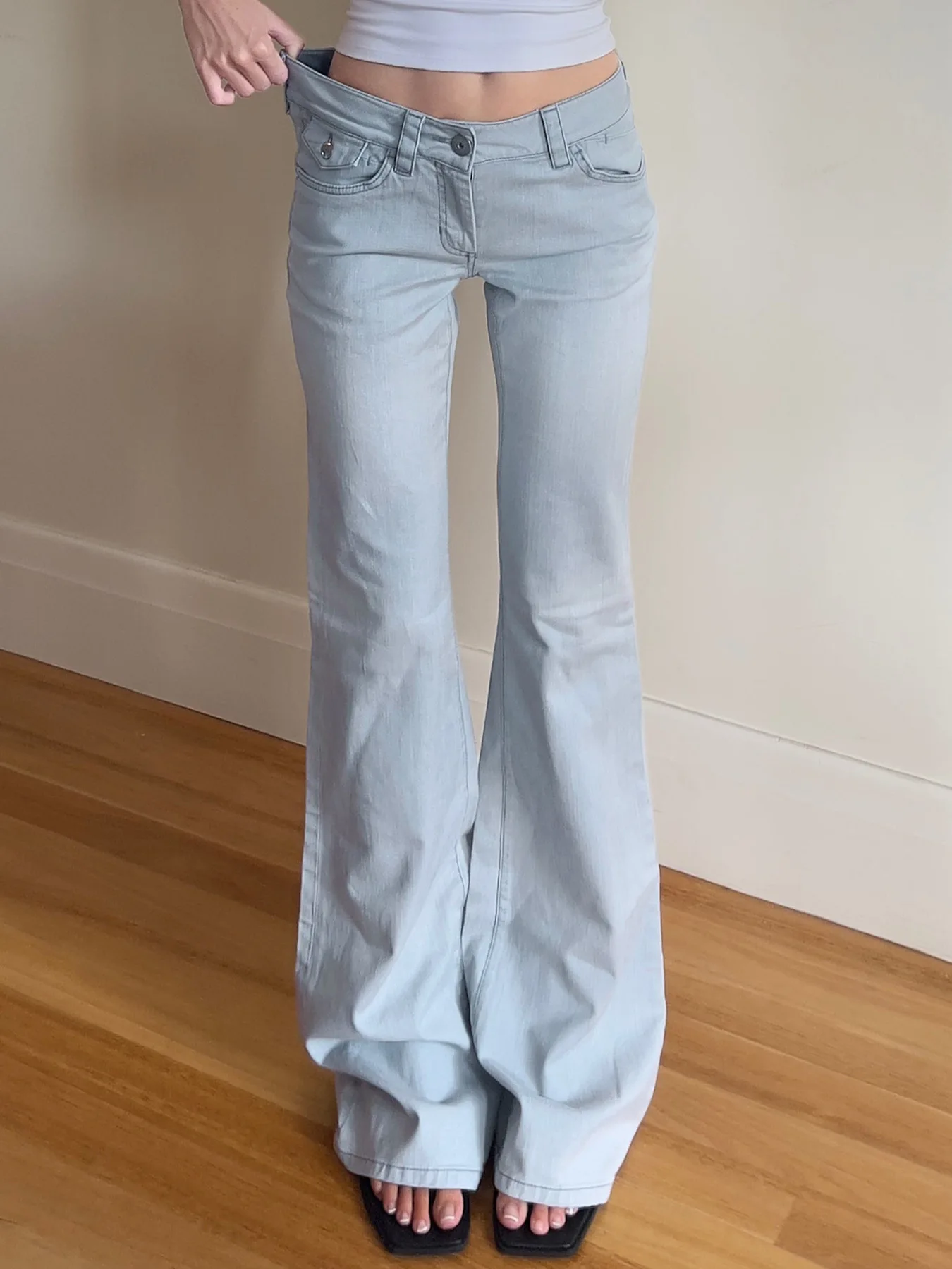 High Street Low Rise Flare Jeans for Woman Y2K Aesthetic Basic Skinny Jean Pants Vintage Washed Denim Trousers Korean
High Street Low Rise Flare Jeans for Woman Y2K Aesthetic Basic Skinny Jean Pants Vintage Washed Denim Trousers Korean