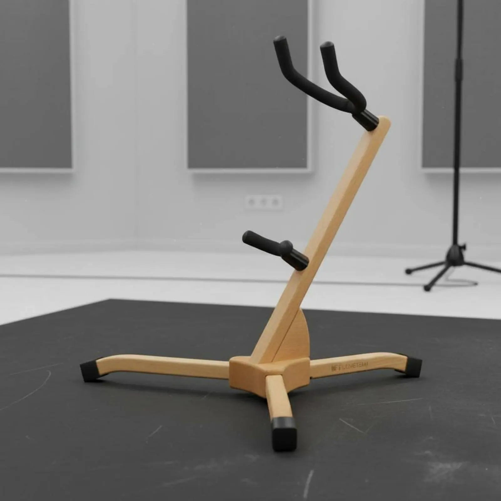 Alto Tenor Sax Stand Stable Tenor Sax Stand Music Accessory Safeguarding Pads Soft Silicone Yokes for Musicians, Studio
Alto Tenor Sax Stand Stable Tenor Sax Stand Music Accessory Safeguarding Pads Soft Silicone Yokes for Musicians, Studio