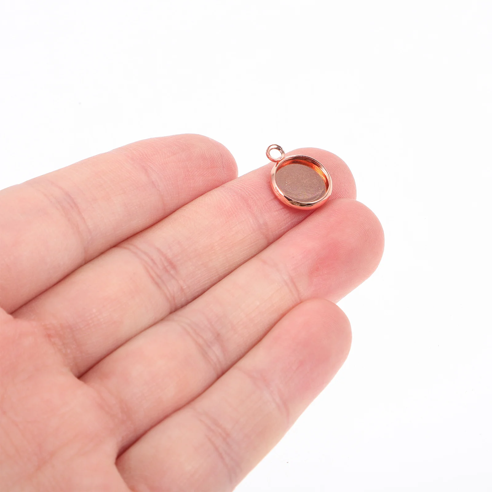 10Pcs Round Trays for DIY Jewelry Making Retro Pendants Bezel Pendant Tray Copper Plated Craft Supplies Photo Holder Resin Art
10Pcs Round Trays for DIY Jewelry Making Retro Pendants Bezel Pendant Tray Copper Plated Craft Supplies Photo Holder Resin Art