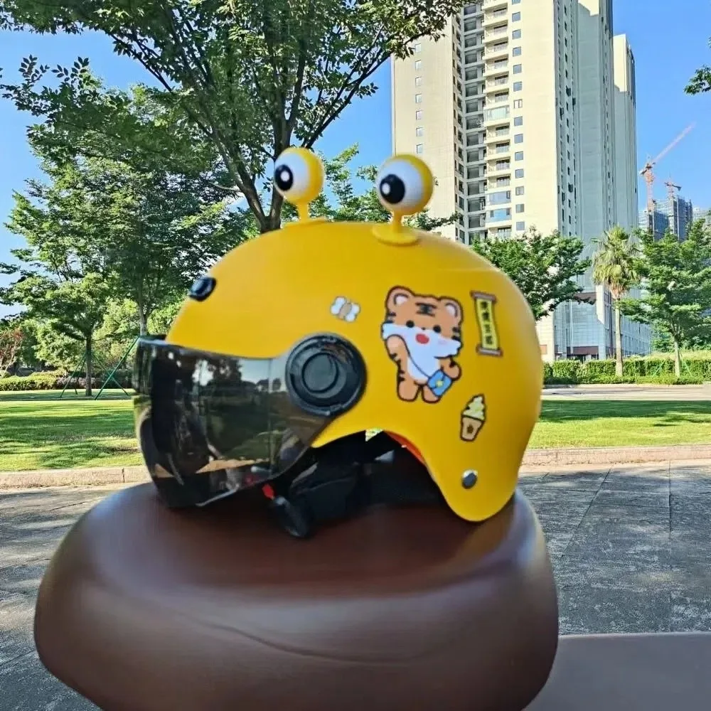 New Cartoon Children's Helmet Breathable Sturdy Bicycle Helmet Tiger Pattern Adjustable Safety Helmet Boys and Girls
New Cartoon Children's Helmet Breathable Sturdy Bicycle Helmet Tiger Pattern Adjustable Safety Helmet Boys and Girls