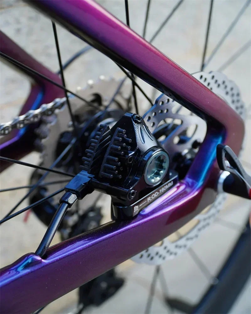 TWITTER R10pro RS-2*11S Fully hidden lines Aerodynamic design 43.5cm/56cm carbon fiber road bike hydraulic disc brakes bycicle
TWITTER R10pro RS-2*11S Fully hidden lines Aerodynamic design 43.5cm/56cm carbon fiber road bike hydraulic disc brakes bycicle