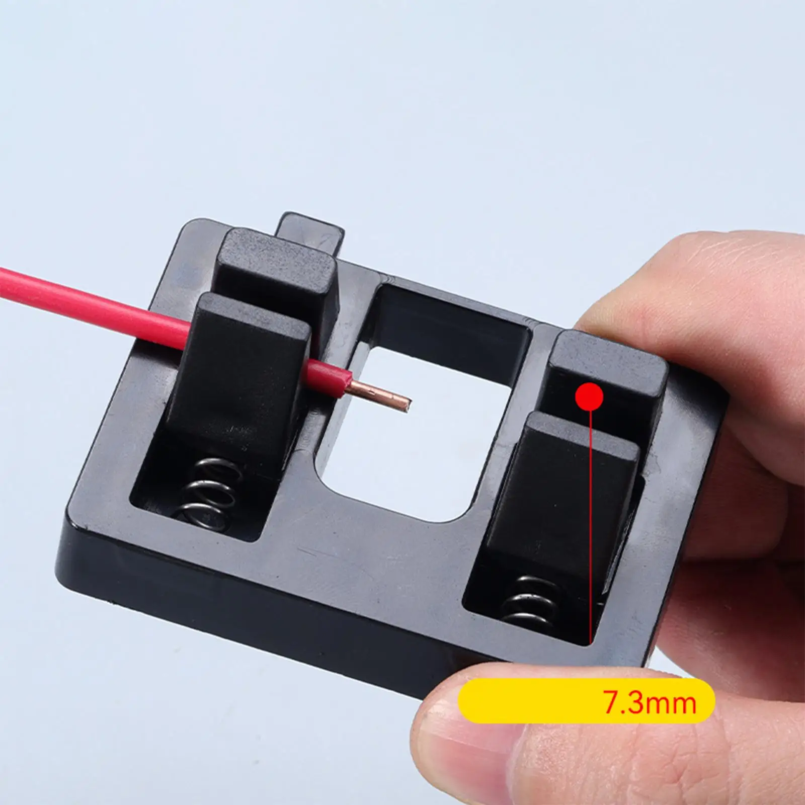 Versatile Welding Electrode Holder Adjustable Soldering Accessory Rack for Domestic Welding Machines
Versatile Welding Electrode Holder Adjustable Soldering Accessory Rack for Domestic Welding Machines