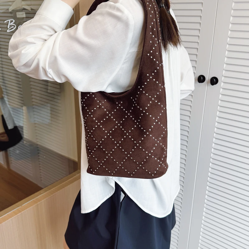 Роскошная женская модная элитная кожаная сумка-тоут, элегантная сумка через плечо, повседневная одежда через плечо
Роскошная женская модная элитная кожаная сумка-тоут, элегантная сумка через плечо, повседневная одежда через плечо