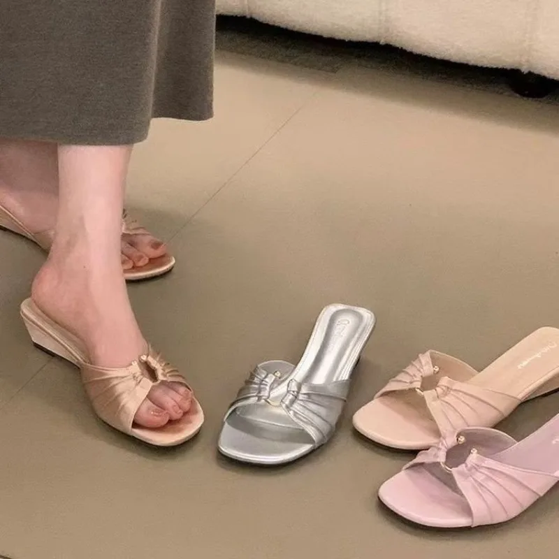 Women's Flip-flop Summer Slippers 2026 New Women's Shoes Square-toe Sandals Open-toe Sandals for Women
Women's Flip-flop Summer Slippers 2026 New Women's Shoes Square-toe Sandals Open-toe Sandals for Women