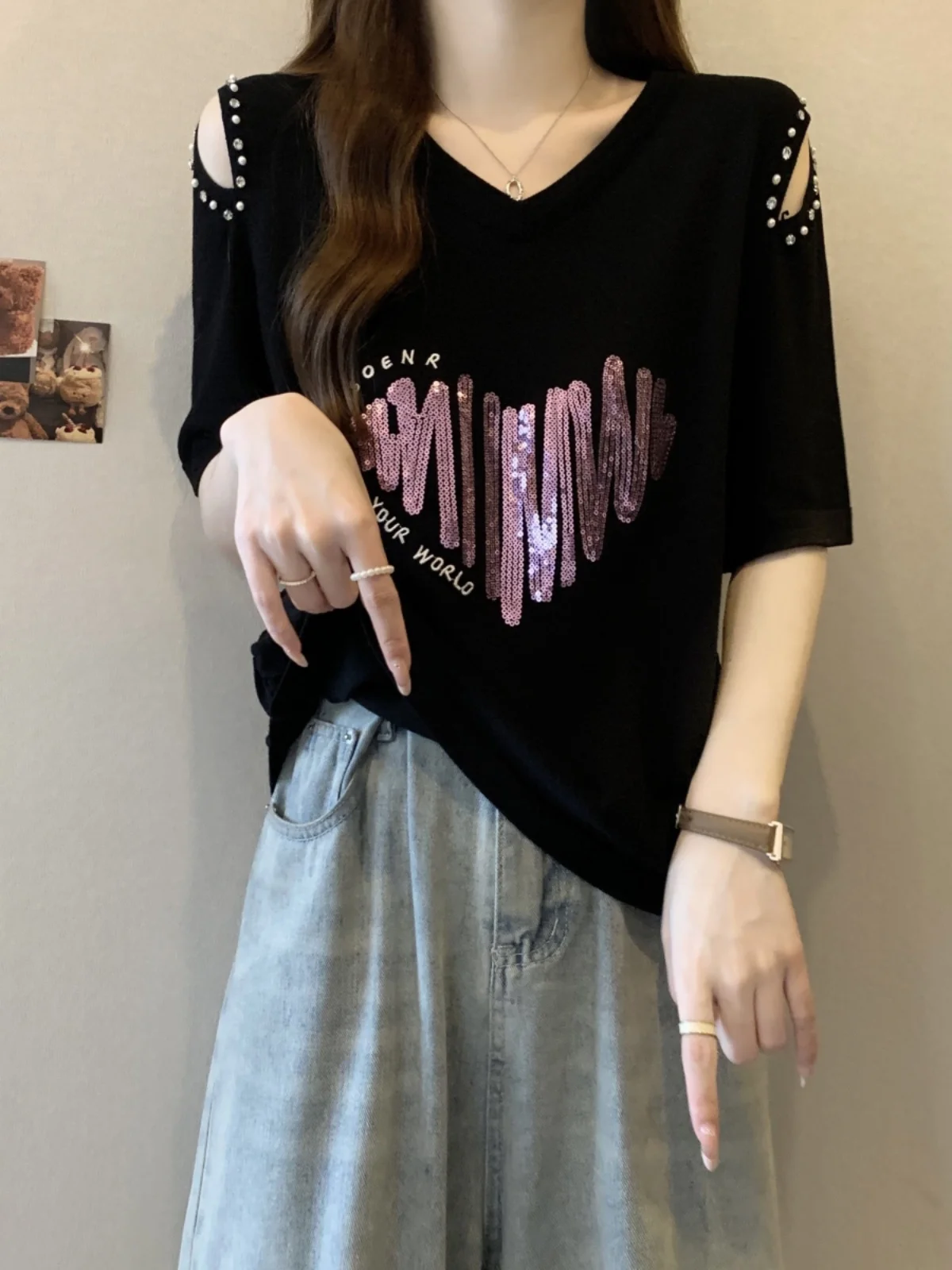 Shoulder Bared Hollow out Short Sleeve T Shirt Women Summer plus Size Slimming Glitter Heart Top Korean Style Loose Fit Tee
Shoulder Bared Hollow out Short Sleeve T Shirt Women Summer plus Size Slimming Glitter Heart Top Korean Style Loose Fit Tee