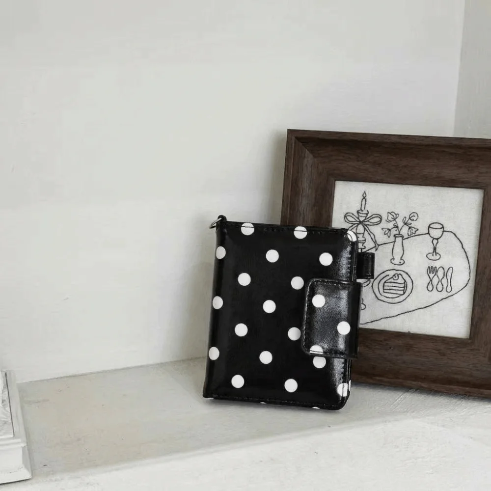 Multifunctional Polka Dot Passport Holder Black White Slim Design Card Storage Bag Lightweight Multi-Card Slot
Multifunctional Polka Dot Passport Holder Black White Slim Design Card Storage Bag Lightweight Multi-Card Slot