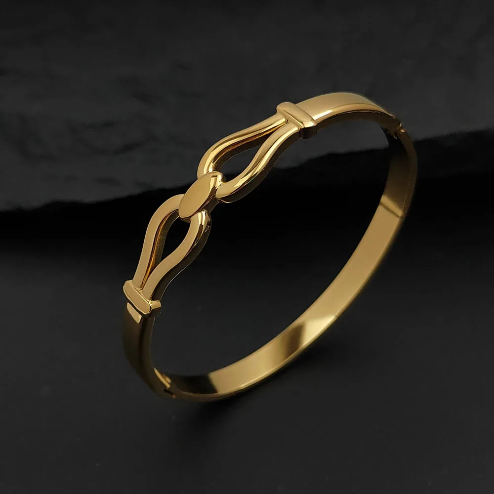 Fashionable geometric stainless steel gold-plated bracelet for women, waterproof and non-fading bracelet, gift for wife
Fashionable geometric stainless steel gold-plated bracelet for women, waterproof and non-fading bracelet, gift for wife