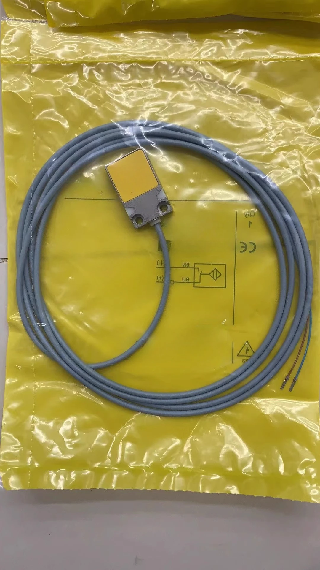 Spot original genuine inductive sensor BI5-Q08-AD4X/S34 anti-magnetic field proximity switch
Spot original genuine inductive sensor BI5-Q08-AD4X/S34 anti-magnetic field proximity switch