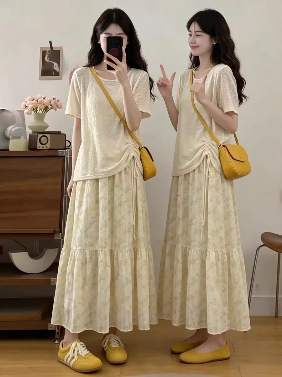 Laid-back Summer Outfit Women's Korean College Style OOTD Slimming Top with Half Skirt Set Floral Hollow Loose Fit Casual
Laid-back Summer Outfit Women's Korean College Style OOTD Slimming Top with Half Skirt Set Floral Hollow Loose Fit Casual