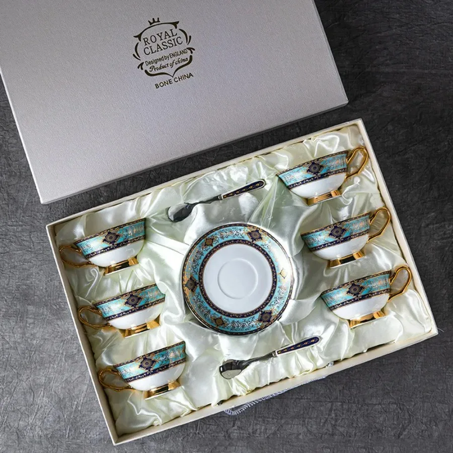 European Luxury Bone China Coffee Cup Coffee Cup and Saucer Set Ceramic Retro English Afternoon Tea Cup Set New Year Gift
European Luxury Bone China Coffee Cup Coffee Cup and Saucer Set Ceramic Retro English Afternoon Tea Cup Set New Year Gift