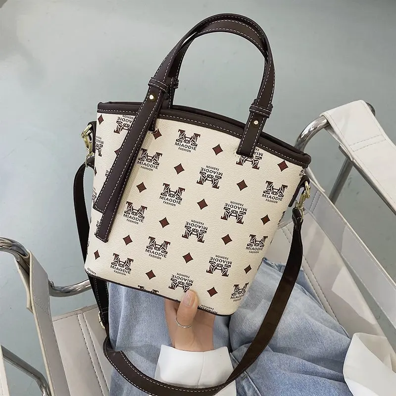 Posh French Style Crossbody Bag 2025 New Collection - High-End Exquisite Light Luxury Handbag for Versatile Ladies
Posh French Style Crossbody Bag 2025 New Collection - High-End Exquisite Light Luxury Handbag for Versatile Ladies