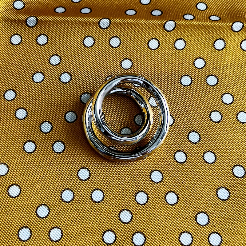 Luxury Designer Scarf Buckle Scarfs Holder Ladies Shawls Accessories Scarves Button Rings Bandanas Holder Clip Female Gift
Luxury Designer Scarf Buckle Scarfs Holder Ladies Shawls Accessories Scarves Button Rings Bandanas Holder Clip Female Gift