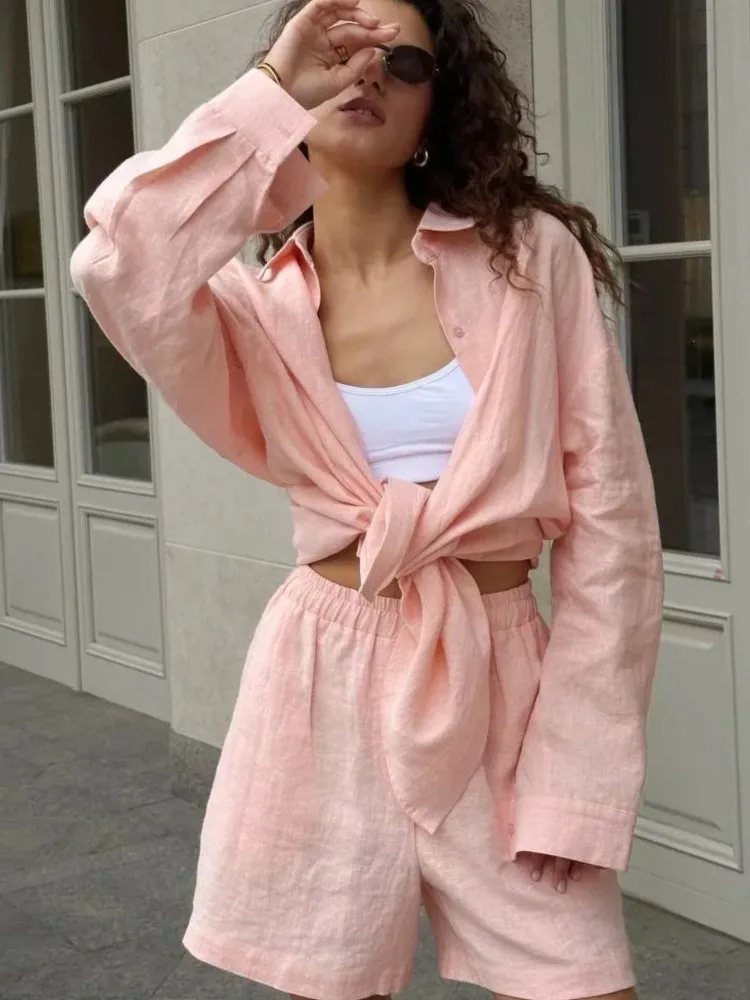 2025 Fashion Women's Casual Shorts Sets 100% Cotton Solid Color Cozy Lapel Long Sleeve Shirt Summer Elastic Waist Shorts Suits
2025 Fashion Women's Casual Shorts Sets 100% Cotton Solid Color Cozy Lapel Long Sleeve Shirt Summer Elastic Waist Shorts Suits