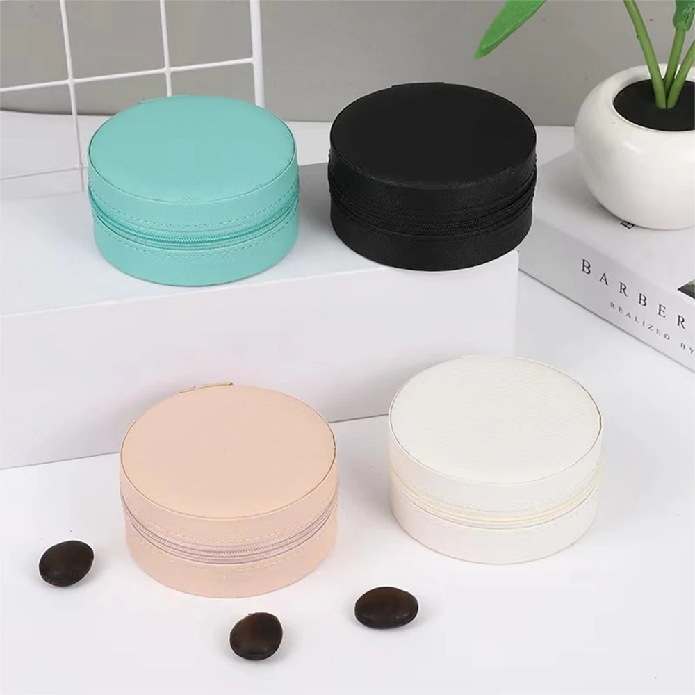 1PC Portable Round Jewelry Box Necklaces Earrings Rings Jewelry Organizer Case Boxes Pu Leather Storage Box
1PC Portable Round Jewelry Box Necklaces Earrings Rings Jewelry Organizer Case Boxes Pu Leather Storage Box