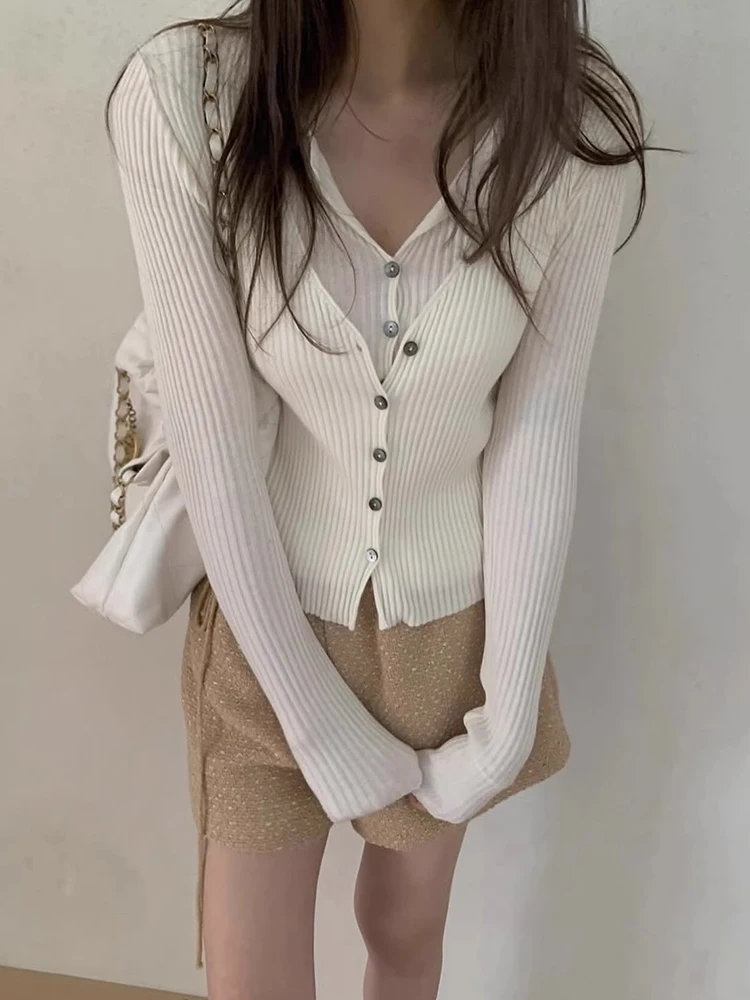 Slim Fit Knitted Sweater Women's Single Button Double Layered Long Sve Regular Length Cardigan Sle Autumn New Arrival
Slim Fit Knitted Sweater Women's Single Button Double Layered Long Sve Regular Length Cardigan Sle Autumn New Arrival