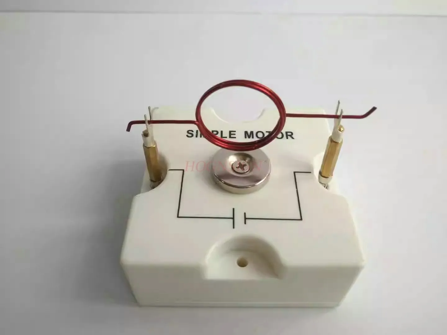 Simple electric motor, simple motor physics teaching aids, scientific exploration, scientific popularization
Simple electric motor, simple motor physics teaching aids, scientific exploration, scientific popularization