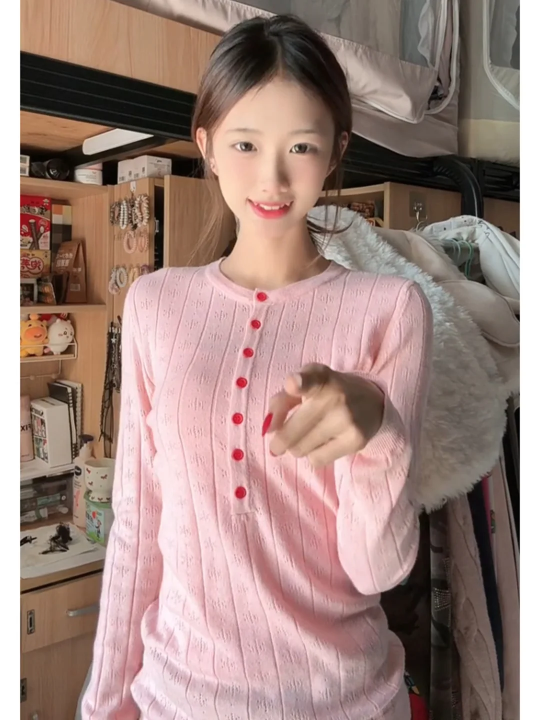 Korean Style Sweet Spicy Girl Pink Hollow out Henry Collar Long Sleeve Knitted Sweater Women's Slim Fit Autumn Winter Clothes
Korean Style Sweet Spicy Girl Pink Hollow out Henry Collar Long Sleeve Knitted Sweater Women's Slim Fit Autumn Winter Clothes