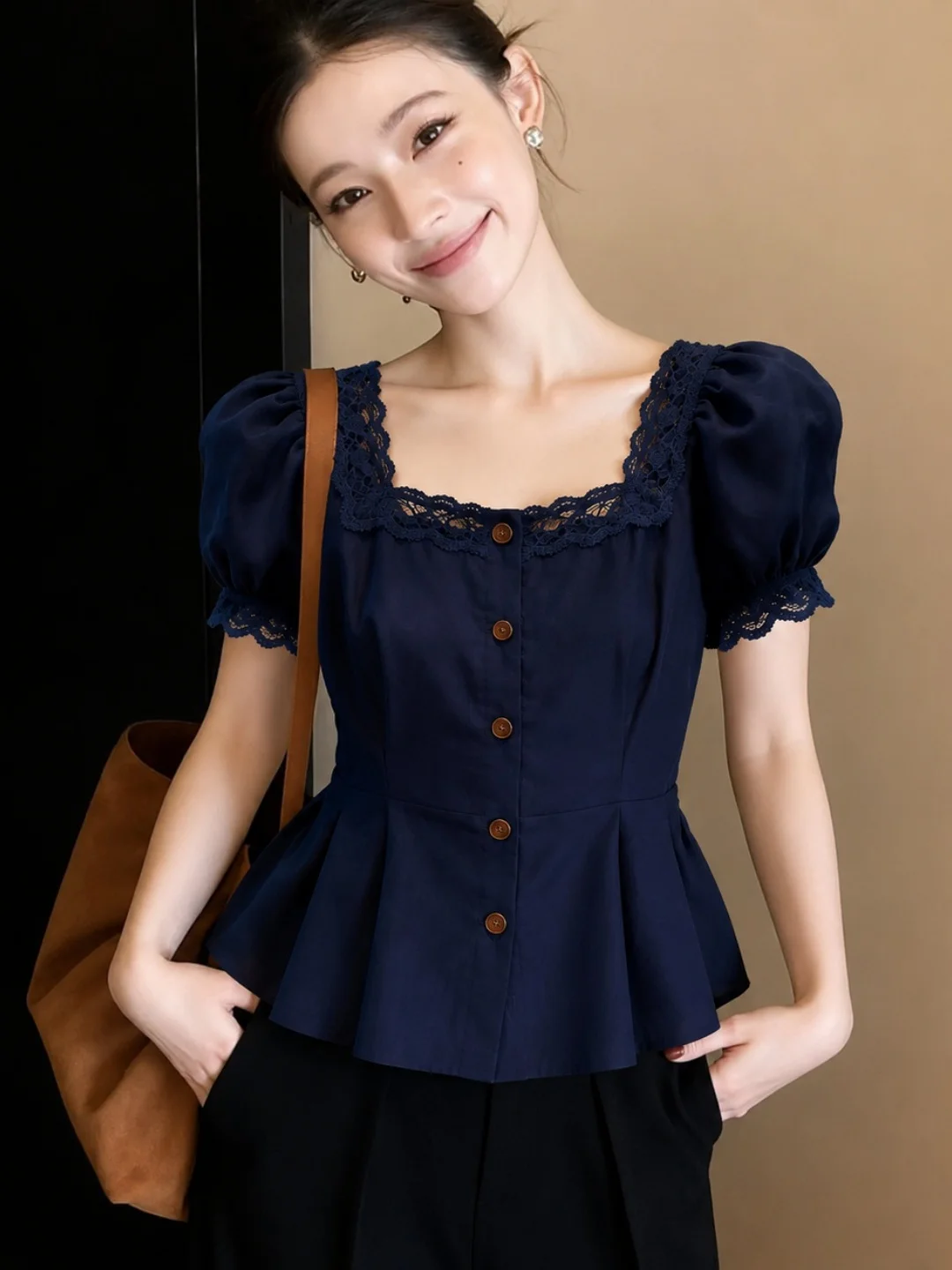 Summer Fashion Commute Lace Splicing Design Shirt Waist Inward Short Sleeve Women's Top Korean Style Straight Cut Bubble Sleeve
Summer Fashion Commute Lace Splicing Design Shirt Waist Inward Short Sleeve Women's Top Korean Style Straight Cut Bubble Sleeve