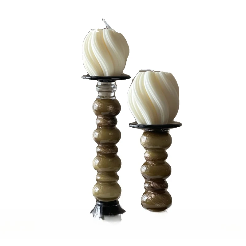 Return to the era of Fou Liu, handmade glazed candlestick, living room entrance, high-end mid-ancient style ornament
Return to the era of Fou Liu, handmade glazed candlestick, living room entrance, high-end mid-ancient style ornament